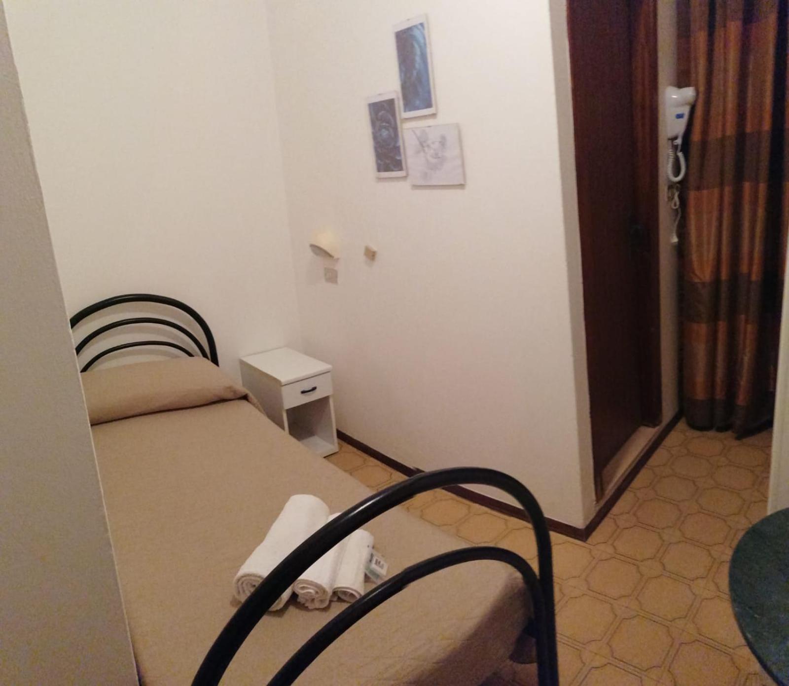 Hotel Magriv Ріміні Екстер'єр фото