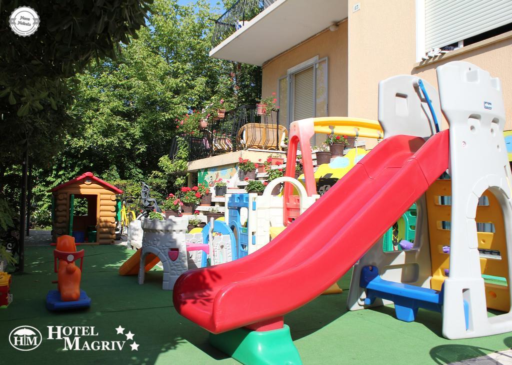 Hotel Magriv Ріміні Екстер'єр фото